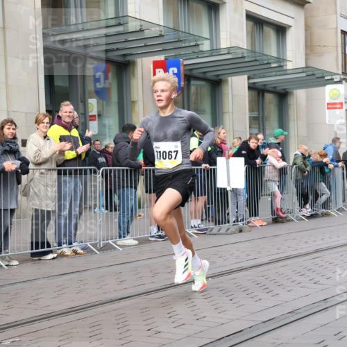 05.10.2025 - 20. swb-Marathon Bremen Strokosch-Dieckow http://msf.ph/oto/9231271 05.10.2025 10:39:13 Ziel 7111, 9239, 9289, 9671, 9863, 10525, 10753, 11067, 11343, 11349, 11418, 11474, 7111, 9239, 9289, 9671, 9863, 10525, 10753, 11067, 11343, 11349, 11418, 11474 meine-sportfotos.de
