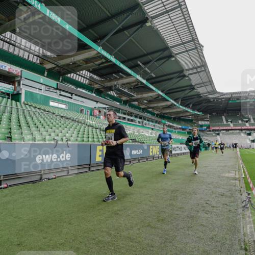 05.10.2025 - 20. swb-Marathon Bremen Michael Burmester http://msf.ph/oto/9231274 05.10.2025 12:50:24 Laufen im Stadion 122, 217, 287, 511, 679, 688, 736, 745, 845, 906, 939, 1025, 1033, 1044, 1166, 1359, 1388, 1707, 2381, 2721, 3228, 3259, 3291, 3353, 3885, 4006, 4318, 4366, 4367, 4870, 4938, 4962, 5118, 5184, 5389, 5418, 5564, 5873, 5894, 6214, 6216, 6281, 6681, 6717, 7493, 7826, 7963, 8401, 8536, 8873, 8907, 9118, 150, 187, 270, 424, 1535, 1609, 1876, 1904, 2044, 2356, 3544, 3738, 3960, 4438, 6431, 6805, 7647, 7987 meine-sportfotos.de