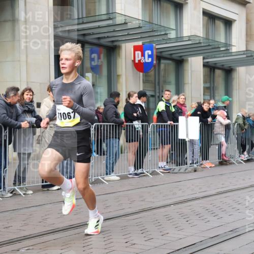 05.10.2025 - 20. swb-Marathon Bremen Strokosch-Dieckow http://msf.ph/oto/9231281 05.10.2025 10:39:13 Ziel 7111, 9239, 9289, 9671, 9863, 10525, 10753, 11067, 11343, 11349, 11418, 11474, 7111, 9239, 9289, 9671, 9863, 10525, 10753, 11067, 11343, 11349, 11418, 11474 meine-sportfotos.de