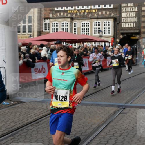 05.10.2025 - 20. swb-Marathon Bremen Yannick Fuchs http://msf.ph/oto/9231283 05.10.2025 11:02:56 Ziel 9331, 9360, 9516, 10129, 10207, 10530, 10734, 10803, 10804, 10940, 11024, 11087, 11193, 11576 meine-sportfotos.de