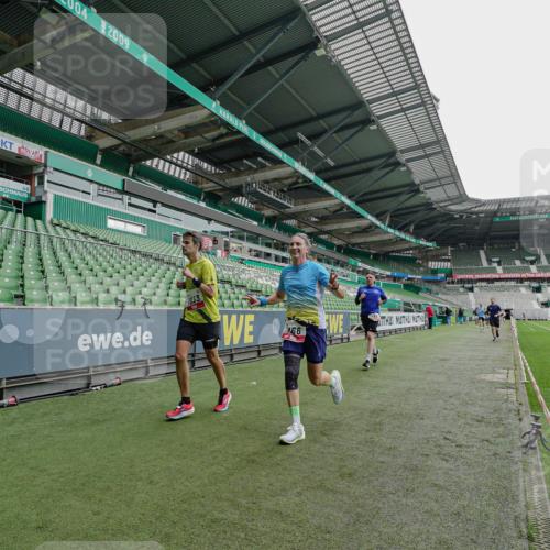 05.10.2025 - 20. swb-Marathon Bremen Michael Burmester http://msf.ph/oto/9231317 05.10.2025 12:50:34 Laufen im Stadion 122, 217, 287, 511, 679, 688, 736, 745, 845, 906, 939, 1025, 1033, 1044, 1166, 1359, 1388, 1450, 1707, 2059, 2381, 2721, 3228, 3259, 3291, 3353, 4006, 4318, 4366, 4367, 4938, 4962, 5118, 5184, 5389, 5418, 5564, 5873, 6214, 6216, 6252, 6281, 6681, 6717, 7493, 7826, 7963, 8401, 8536, 8873, 8907, 8995, 9118, 424, 3885, 4006, 4438, 4870, 5894, 6805, 7647, 7987, 8401, 8536, 9118 meine-sportfotos.de