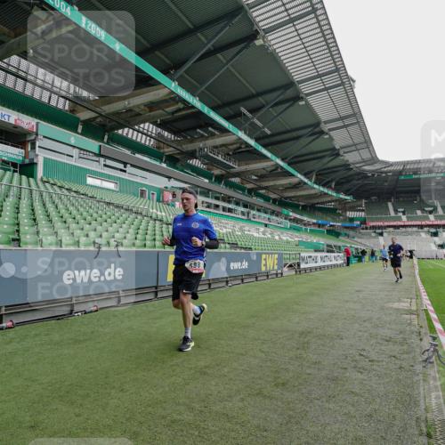 05.10.2025 - 20. swb-Marathon Bremen Michael Burmester http://msf.ph/oto/9231327 05.10.2025 12:50:36 Laufen im Stadion 122, 217, 511, 679, 688, 736, 745, 845, 906, 939, 1025, 1033, 1044, 1166, 1359, 1388, 1450, 1707, 2059, 2381, 2721, 3228, 3259, 3291, 3353, 4318, 4366, 4367, 4938, 4962, 5118, 5184, 5389, 5418, 5564, 5873, 6214, 6216, 6252, 6281, 6681, 6717, 7493, 7826, 7963, 8873, 8907, 8995, 217, 287, 424, 3885, 4006, 4438, 4870, 5894, 6805, 7647, 7987, 8401, 8536, 9118 meine-sportfotos.de