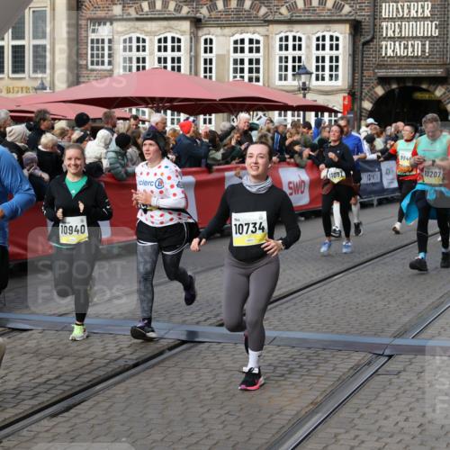 05.10.2025 - 20. swb-Marathon Bremen Yannick Fuchs http://msf.ph/oto/9231338 05.10.2025 11:02:57 Ziel 9331, 9360, 9516, 9846, 10129, 10207, 10530, 10734, 10803, 10804, 10940, 11087, 11193, 11504, 11576, 11667, 11668 meine-sportfotos.de