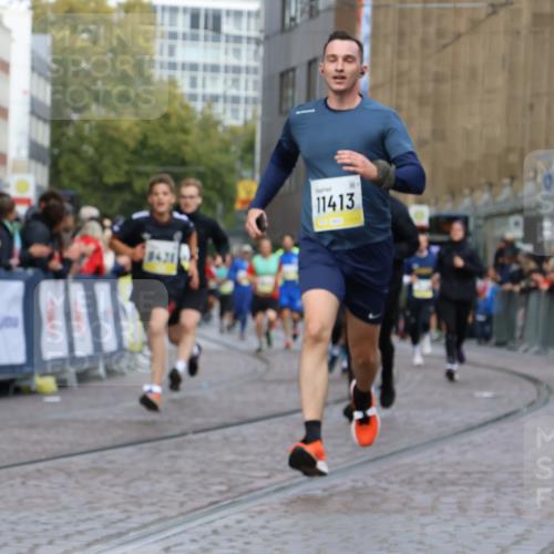 05.10.2025 - 20. swb-Marathon Bremen Strokosch-Dieckow http://msf.ph/oto/9231340 05.10.2025 10:52:35 Ziel 8888, 9209, 9439, 9517, 9903, 10388, 10548, 11283, 11387, 11413 meine-sportfotos.de