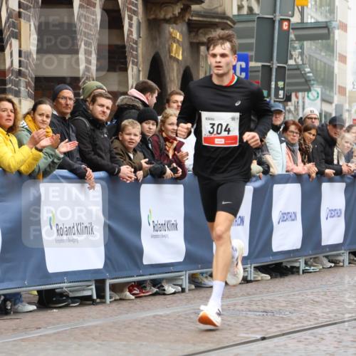 05.10.2025 - 20. swb-Marathon Bremen Strokosch-Dieckow http://msf.ph/oto/9231353 05.10.2025 12:30:21 Ziel 304 meine-sportfotos.de
