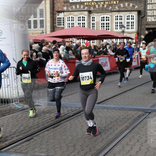 05.10.2025 - 20. swb-Marathon Bremen Yannick Fuchs http://msf.ph/oto/9231362 05.10.2025 11:02:57 Ziel 9331, 9360, 9516, 9846, 10129, 10207, 10530, 10734, 10803, 10804, 10940, 11087, 11193, 11504, 11576, 11667, 11668 meine-sportfotos.de