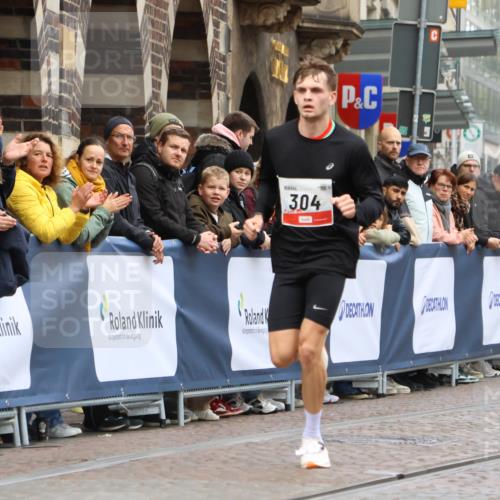 05.10.2025 - 20. swb-Marathon Bremen Strokosch-Dieckow http://msf.ph/oto/9231394 05.10.2025 12:30:21 Ziel 304 meine-sportfotos.de