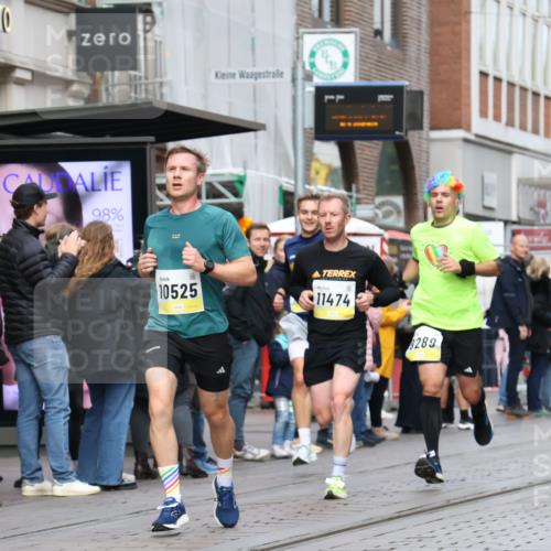 05.10.2025 - 20. swb-Marathon Bremen Strokosch-Dieckow http://msf.ph/oto/9231396 05.10.2025 10:39:21 Ziel 9213, 9289, 9671, 9922, 10052, 10171, 10175, 10176, 10525, 10753, 11335, 11349, 11418, 11474, 9213, 9289, 9671, 9922, 10052, 10171, 10175, 10176, 10525, 10753, 11335, 11349, 11418, 11474 meine-sportfotos.de