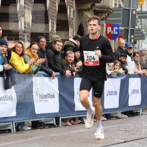 05.10.2025 - 20. swb-Marathon Bremen Strokosch-Dieckow http://msf.ph/oto/9231413 05.10.2025 12:30:21 Ziel 304 meine-sportfotos.de