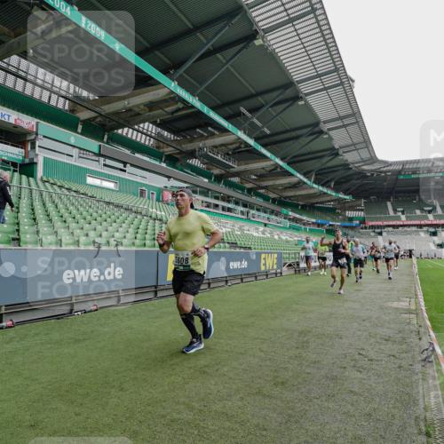 05.10.2025 - 20. swb-Marathon Bremen Michael Burmester http://msf.ph/oto/9231418 05.10.2025 12:50:51 Laufen im Stadion 122, 334, 503, 601, 679, 688, 736, 745, 906, 1025, 1033, 1037, 1044, 1166, 1359, 1450, 1689, 1909, 2059, 2381, 2721, 3228, 3267, 3291, 3419, 3608, 3661, 4032, 4104, 4366, 4938, 4962, 5184, 5389, 5418, 5551, 5564, 5817, 5838, 5873, 6252, 6401, 6477, 6681, 6717, 7493, 7826, 7963, 8083, 8907, 8995, 217, 287, 511, 845, 939, 1388, 1707, 3259, 3353, 3885, 4006, 4318, 4367, 5118, 5894, 6214, 6216, 6281, 8401, 8536, 8873, 9118 meine-sportfotos.de