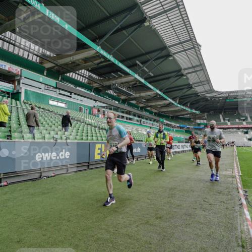 05.10.2025 - 20. swb-Marathon Bremen Michael Burmester http://msf.ph/oto/9231426 05.10.2025 12:50:54 Laufen im Stadion 122, 334, 503, 601, 679, 688, 736, 745, 906, 1025, 1033, 1037, 1044, 1166, 1359, 1450, 1499, 1689, 1909, 2059, 2381, 2721, 3228, 3267, 3291, 3419, 3608, 3661, 4032, 4104, 4366, 4938, 4962, 5184, 5389, 5418, 5551, 5564, 5817, 5838, 5873, 6066, 6252, 6401, 6477, 6681, 6717, 7493, 7826, 7963, 8083, 8907, 8995, 217, 287, 511, 845, 939, 1388, 1707, 3259, 3353, 4006, 4318, 4367, 5118, 6214, 6216, 6281, 8401, 8536, 8873, 9118 meine-sportfotos.de