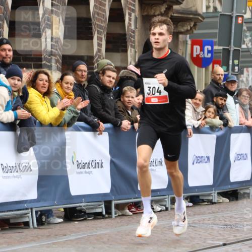 05.10.2025 - 20. swb-Marathon Bremen Strokosch-Dieckow http://msf.ph/oto/9231432 05.10.2025 12:30:21 Ziel 304 meine-sportfotos.de