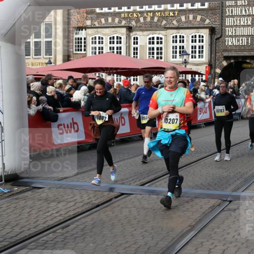 05.10.2025 - 20. swb-Marathon Bremen Yannick Fuchs http://msf.ph/oto/9231467 05.10.2025 11:02:59 Ziel 9331, 9360, 9516, 9644, 9846, 10129, 10167, 10207, 10656, 10734, 10803, 10804, 10940, 11087, 11193, 11312, 11504, 11576, 11667, 11668 meine-sportfotos.de