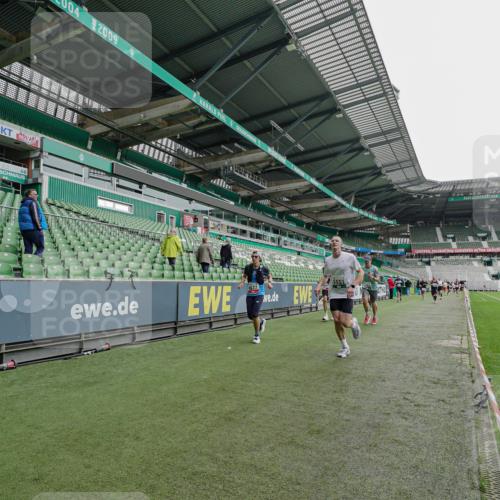 05.10.2025 - 20. swb-Marathon Bremen Michael Burmester http://msf.ph/oto/9231474 05.10.2025 12:50:59 Laufen im Stadion 122, 334, 503, 601, 688, 736, 745, 1025, 1033, 1037, 1044, 1166, 1359, 1450, 1499, 1577, 1689, 1909, 2059, 2381, 2493, 3228, 3267, 3291, 3419, 3608, 3661, 4032, 4104, 4366, 4654, 4962, 5184, 5418, 5551, 5564, 5817, 5838, 6066, 6210, 6252, 6401, 6477, 6681, 6717, 6775, 7493, 8083, 8995, 511, 679, 845, 906, 939, 1388, 1707, 2721, 3259, 3353, 4318, 4367, 4938, 5118, 5389, 5873, 6214, 6216, 6281, 7826, 7963, 8873, 8907 meine-sportfotos.de