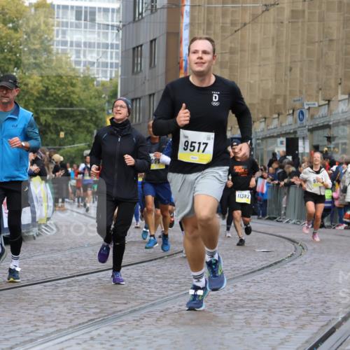 05.10.2025 - 20. swb-Marathon Bremen Strokosch-Dieckow http://msf.ph/oto/9231482 05.10.2025 10:52:41 Ziel 9209, 9214, 9517, 9581, 10548, 10833, 11012, 11382, 11417, 11587 meine-sportfotos.de