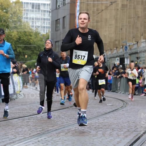 05.10.2025 - 20. swb-Marathon Bremen Strokosch-Dieckow http://msf.ph/oto/9231498 05.10.2025 10:52:41 Ziel 9209, 9214, 9517, 9581, 10548, 10833, 11012, 11382, 11417, 11587 meine-sportfotos.de