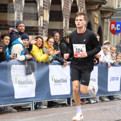 05.10.2025 - 20. swb-Marathon Bremen Strokosch-Dieckow http://msf.ph/oto/9231510 05.10.2025 12:30:21 Ziel 304 meine-sportfotos.de