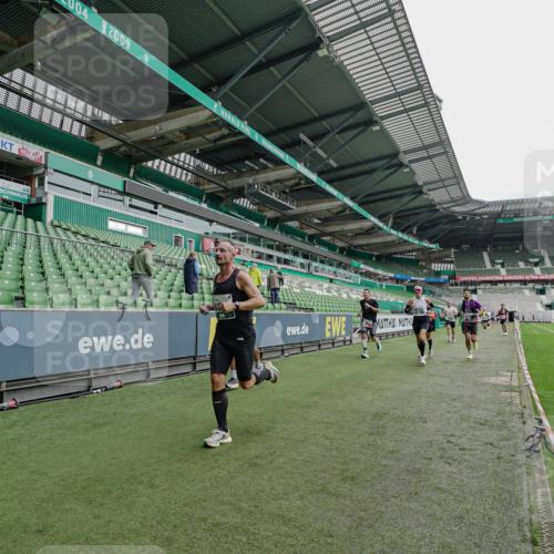 05.10.2025 - 20. swb-Marathon Bremen Michael Burmester http://msf.ph/oto/9231531 05.10.2025 12:51:07 Laufen im Stadion 122, 334, 503, 601, 688, 745, 750, 1033, 1037, 1044, 1064, 1166, 1450, 1499, 1577, 1689, 1701, 1909, 1911, 2059, 2279, 2350, 2381, 2493, 2526, 3267, 3291, 3419, 3608, 3661, 4032, 4104, 4366, 4654, 4962, 5184, 5418, 5551, 5817, 5838, 6066, 6210, 6252, 6401, 6477, 6681, 6775, 7493, 7723, 8083, 8682, 8780, 8995, 679, 736, 906, 1025, 1359, 1707, 2721, 3228, 3259, 4318, 4367, 4938, 5389, 5564, 5873, 6216, 6281, 6717, 7826, 7963, 8907 meine-sportfotos.de