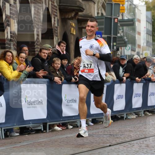 05.10.2025 - 20. swb-Marathon Bremen Strokosch-Dieckow http://msf.ph/oto/9231561 05.10.2025 12:30:48 Ziel 1437 meine-sportfotos.de