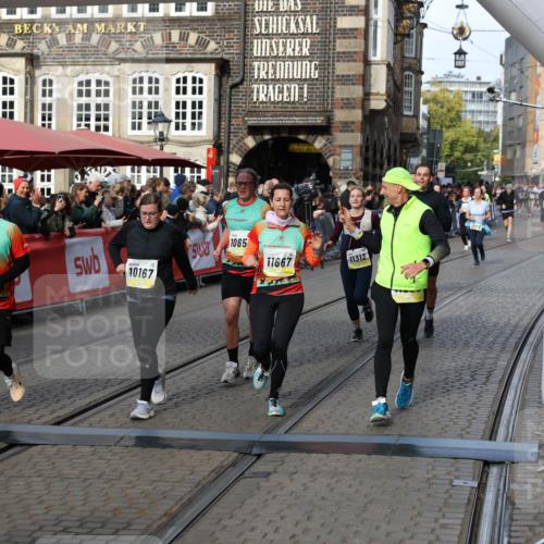 05.10.2025 - 20. swb-Marathon Bremen Yannick Fuchs http://msf.ph/oto/9231567 05.10.2025 11:03:00 Ziel 9331, 9644, 9846, 10129, 10167, 10207, 10656, 10734, 10803, 10804, 10940, 11087, 11193, 11312, 11504, 11576, 11667, 11668 meine-sportfotos.de
