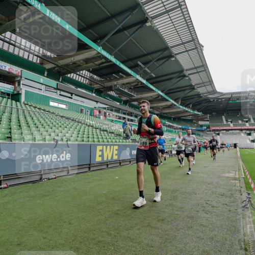 05.10.2025 - 20. swb-Marathon Bremen Michael Burmester http://msf.ph/oto/9231588 05.10.2025 12:51:17 Laufen im Stadion 122, 334, 503, 601, 688, 745, 750, 1037, 1064, 1166, 1314, 1450, 1499, 1577, 1689, 1701, 1748, 1909, 1911, 2059, 2279, 2283, 2350, 2447, 2493, 2526, 3267, 3419, 3608, 3661, 4032, 4104, 4260, 4654, 4687, 4962, 5551, 5817, 5838, 5910, 6066, 6210, 6252, 6401, 6477, 6775, 7713, 7723, 8066, 8083, 8682, 8740, 8780, 8995, 679, 736, 906, 1025, 1033, 1044, 1359, 2381, 3228, 3291, 4366, 4938, 5184, 5389, 5418, 5564, 5873, 6681, 6717, 7493, 7826 meine-sportfotos.de