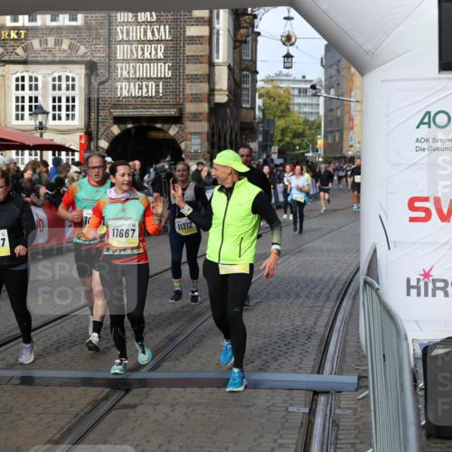 05.10.2025 - 20. swb-Marathon Bremen Yannick Fuchs http://msf.ph/oto/9231589 05.10.2025 11:03:01 Ziel 9644, 9846, 10129, 10167, 10207, 10656, 10734, 10940, 11087, 11193, 11312, 11504, 11576, 11667, 11668, 11735 meine-sportfotos.de