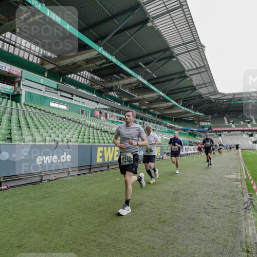 05.10.2025 - 20. swb-Marathon Bremen Michael Burmester http://msf.ph/oto/9231598 05.10.2025 12:51:18 Laufen im Stadion 122, 334, 503, 601, 688, 745, 750, 1037, 1064, 1120, 1166, 1314, 1450, 1499, 1577, 1689, 1701, 1748, 1909, 1911, 2059, 2279, 2283, 2350, 2447, 2493, 2526, 3267, 3419, 3608, 3661, 4032, 4104, 4260, 4654, 4687, 4962, 5551, 5817, 5838, 5910, 6066, 6210, 6252, 6401, 6477, 6775, 7713, 7723, 8066, 8083, 8682, 8740, 8780, 8995, 736, 906, 1025, 1033, 1044, 1359, 2381, 3228, 3291, 4366, 5184, 5389, 5418, 5564, 5873, 6681, 6717, 7493 meine-sportfotos.de