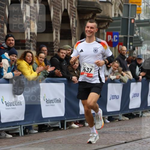 05.10.2025 - 20. swb-Marathon Bremen Strokosch-Dieckow http://msf.ph/oto/9231639 05.10.2025 12:30:48 Ziel 1437 meine-sportfotos.de