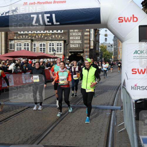 05.10.2025 - 20. swb-Marathon Bremen Yannick Fuchs http://msf.ph/oto/9231643 05.10.2025 11:03:02 Ziel 9644, 9846, 10167, 10207, 10656, 10734, 10940, 11087, 11193, 11312, 11504, 11576, 11667, 11668, 11735 meine-sportfotos.de