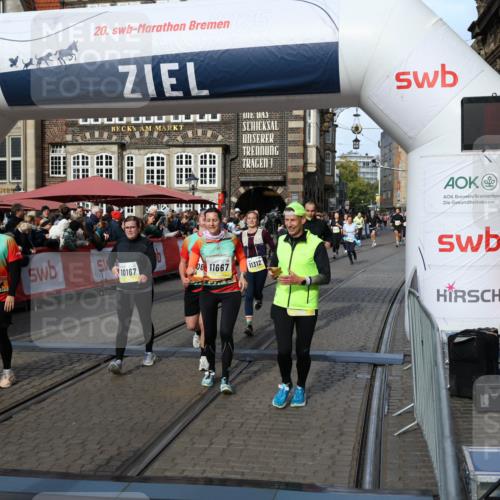 05.10.2025 - 20. swb-Marathon Bremen Yannick Fuchs http://msf.ph/oto/9231662 05.10.2025 11:03:02 Ziel 9644, 9846, 10167, 10207, 10656, 10734, 10940, 11087, 11193, 11312, 11504, 11576, 11667, 11668, 11735 meine-sportfotos.de