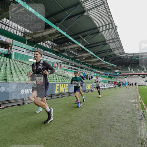 05.10.2025 - 20. swb-Marathon Bremen Michael Burmester http://msf.ph/oto/9231663 05.10.2025 12:51:24 Laufen im Stadion 334, 503, 601, 750, 754, 914, 1037, 1064, 1120, 1314, 1450, 1499, 1577, 1689, 1701, 1748, 1909, 1911, 2059, 2279, 2283, 2350, 2447, 2493, 2526, 3267, 3419, 3608, 3661, 4032, 4104, 4260, 4652, 4654, 4687, 5551, 5817, 5838, 5847, 5910, 6066, 6210, 6252, 6401, 6477, 6773, 6775, 7713, 7723, 8066, 8083, 8682, 8740, 8780, 8995, 122, 688, 736, 745, 1025, 1033, 1044, 1166, 1359, 2381, 3291, 4366, 4962, 5184, 5418, 6681, 7493 meine-sportfotos.de