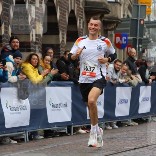 05.10.2025 - 20. swb-Marathon Bremen Strokosch-Dieckow http://msf.ph/oto/9231664 05.10.2025 12:30:48 Ziel 1437 meine-sportfotos.de