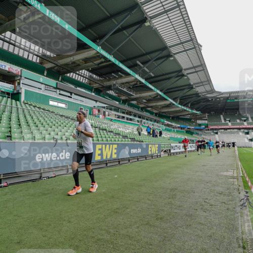 05.10.2025 - 20. swb-Marathon Bremen Michael Burmester http://msf.ph/oto/9231679 05.10.2025 12:51:26 Laufen im Stadion 334, 503, 601, 750, 754, 914, 1037, 1064, 1120, 1314, 1450, 1499, 1577, 1689, 1701, 1748, 1909, 1911, 1926, 2059, 2279, 2283, 2350, 2447, 2493, 2526, 3267, 3419, 3608, 3661, 4032, 4104, 4260, 4652, 4654, 4687, 5551, 5817, 5838, 5847, 5910, 6066, 6210, 6252, 6401, 6477, 6773, 6775, 7713, 7723, 8066, 8083, 8682, 8740, 8780, 8995, 122, 688, 745, 1033, 1044, 1166, 1359, 1450, 2381, 3291, 4366, 4962, 5184, 5418, 6252, 6681, 7493 meine-sportfotos.de