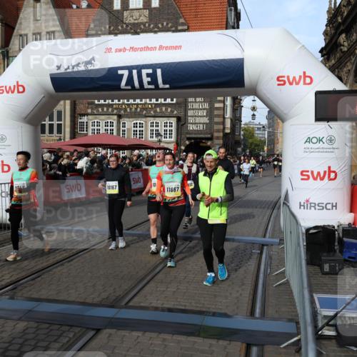05.10.2025 - 20. swb-Marathon Bremen Yannick Fuchs http://msf.ph/oto/9231680 05.10.2025 11:03:02 Ziel 9644, 9846, 10167, 10207, 10656, 10734, 10940, 11087, 11193, 11312, 11504, 11576, 11667, 11668, 11735 meine-sportfotos.de
