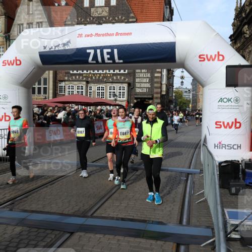 05.10.2025 - 20. swb-Marathon Bremen Yannick Fuchs http://msf.ph/oto/9231687 05.10.2025 11:03:02 Ziel 9644, 9846, 10167, 10207, 10656, 10734, 10940, 11087, 11193, 11312, 11504, 11576, 11667, 11668, 11735 meine-sportfotos.de