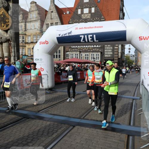05.10.2025 - 20. swb-Marathon Bremen Yannick Fuchs http://msf.ph/oto/9231706 05.10.2025 11:03:03 Ziel 9644, 9846, 10167, 10207, 10656, 10734, 10876, 10940, 11087, 11312, 11504, 11576, 11667, 11668, 11735 meine-sportfotos.de