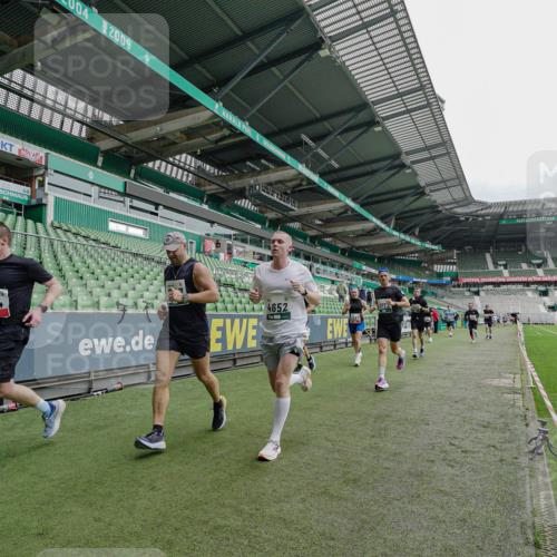 05.10.2025 - 20. swb-Marathon Bremen Michael Burmester http://msf.ph/oto/9231725 05.10.2025 12:51:34 Laufen im Stadion 334, 503, 601, 750, 754, 914, 1037, 1064, 1120, 1314, 1499, 1577, 1689, 1701, 1748, 1909, 1911, 1926, 2279, 2283, 2350, 2447, 2493, 2526, 3267, 3419, 3608, 3661, 4032, 4104, 4260, 4652, 4654, 4687, 4781, 5551, 5817, 5838, 5847, 5910, 6066, 6210, 6401, 6477, 6773, 6775, 7713, 7723, 8066, 8083, 8682, 8740, 8780, 122, 688, 745, 1033, 1166, 1450, 2059, 4962, 6252, 6681, 8995 meine-sportfotos.de