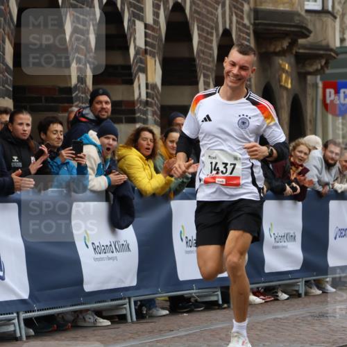 05.10.2025 - 20. swb-Marathon Bremen Strokosch-Dieckow http://msf.ph/oto/9231731 05.10.2025 12:30:48 Ziel 1437 meine-sportfotos.de