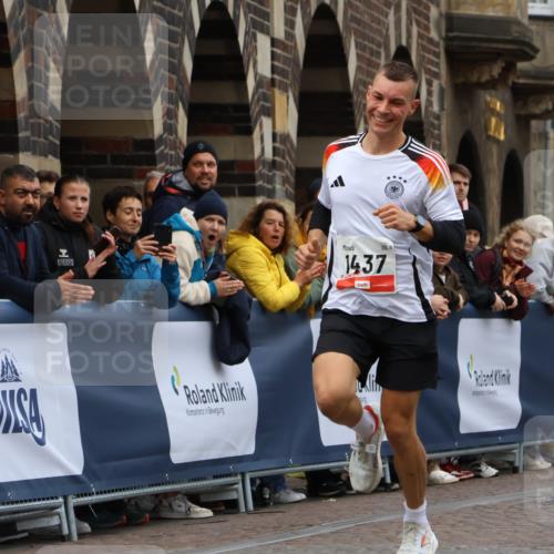 05.10.2025 - 20. swb-Marathon Bremen Strokosch-Dieckow http://msf.ph/oto/9231746 05.10.2025 12:30:48 Ziel 1437 meine-sportfotos.de