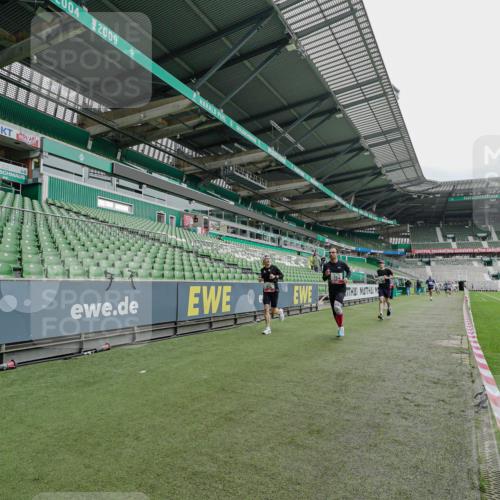 05.10.2025 - 20. swb-Marathon Bremen Michael Burmester http://msf.ph/oto/9231760 05.10.2025 12:51:38 Laufen im Stadion 334, 503, 601, 750, 754, 914, 1029, 1037, 1064, 1120, 1314, 1499, 1577, 1689, 1701, 1748, 1909, 1911, 1926, 2279, 2283, 2350, 2447, 2493, 2526, 3178, 3267, 3419, 3608, 3661, 4032, 4104, 4260, 4652, 4654, 4687, 4781, 5068, 5108, 5416, 5551, 5817, 5838, 5847, 5910, 6066, 6210, 6401, 6477, 6773, 6775, 7419, 7713, 7723, 8066, 8083, 8682, 8740, 8780, 122, 688, 745, 1166, 1450, 2059, 4962, 6252, 8995 meine-sportfotos.de