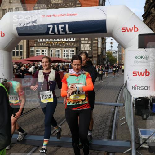 05.10.2025 - 20. swb-Marathon Bremen Yannick Fuchs http://msf.ph/oto/9231763 05.10.2025 11:03:04 Ziel 9644, 9846, 10167, 10207, 10656, 10876, 11087, 11312, 11504, 11576, 11667, 11668, 11735 meine-sportfotos.de