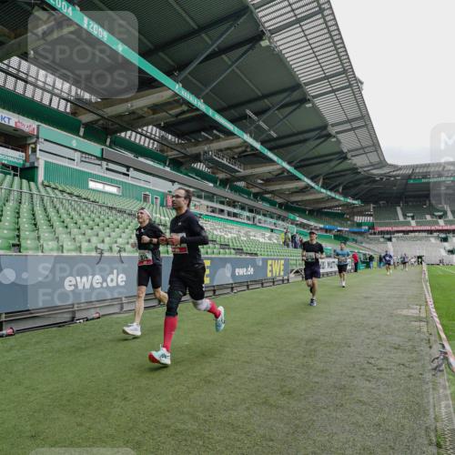 05.10.2025 - 20. swb-Marathon Bremen Michael Burmester http://msf.ph/oto/9231768 05.10.2025 12:51:39 Laufen im Stadion 334, 503, 601, 750, 754, 914, 1029, 1037, 1064, 1120, 1314, 1499, 1577, 1689, 1701, 1748, 1909, 1911, 1926, 2279, 2283, 2350, 2447, 2493, 2526, 3178, 3267, 3419, 3608, 3661, 4032, 4104, 4260, 4652, 4654, 4687, 4781, 5068, 5108, 5416, 5551, 5817, 5838, 5847, 5910, 6066, 6210, 6401, 6477, 6773, 6775, 7313, 7419, 7713, 7723, 8066, 8083, 8682, 8740, 8780, 122, 334, 688, 745, 1166, 1450, 2059, 4962, 5817, 6252, 8995 meine-sportfotos.de