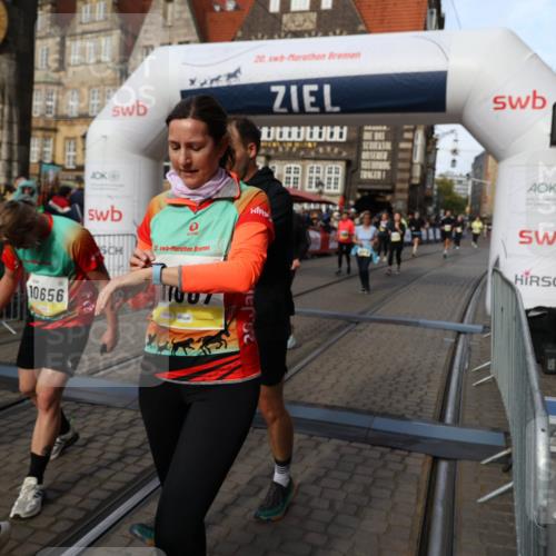 05.10.2025 - 20. swb-Marathon Bremen Yannick Fuchs http://msf.ph/oto/9231783 05.10.2025 11:03:06 Ziel 9644, 9846, 9893, 10167, 10656, 10777, 10876, 11087, 11312, 11504, 11667, 11668, 11735 meine-sportfotos.de