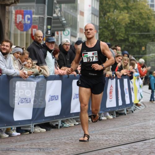 05.10.2025 - 20. swb-Marathon Bremen Strokosch-Dieckow http://msf.ph/oto/9231789 05.10.2025 12:31:12 Ziel 157 meine-sportfotos.de