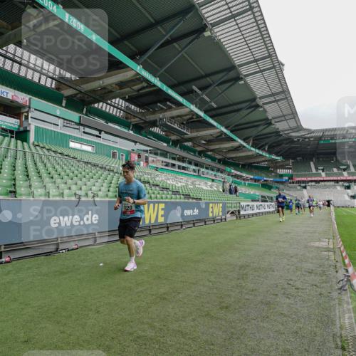 05.10.2025 - 20. swb-Marathon Bremen Michael Burmester http://msf.ph/oto/9231790 05.10.2025 12:51:43 Laufen im Stadion 503, 750, 754, 914, 1029, 1064, 1120, 1314, 1499, 1577, 1701, 1748, 1909, 1911, 1926, 2279, 2283, 2350, 2447, 2493, 2526, 3178, 3267, 3661, 4032, 4104, 4260, 4652, 4654, 4687, 4781, 5068, 5108, 5416, 5551, 5847, 5910, 6066, 6210, 6773, 6775, 7031, 7313, 7419, 7713, 7723, 8066, 8083, 8534, 8682, 8740, 8780, 334, 601, 1037, 1450, 1689, 2059, 3419, 3608, 5817, 5838, 6252, 6401, 6477, 8083, 8995 meine-sportfotos.de