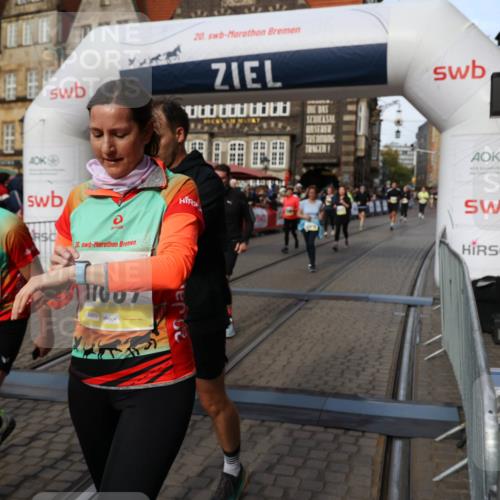 05.10.2025 - 20. swb-Marathon Bremen Yannick Fuchs http://msf.ph/oto/9231794 05.10.2025 11:03:06 Ziel 9644, 9846, 9893, 10167, 10656, 10777, 10876, 11087, 11312, 11504, 11667, 11668, 11735 meine-sportfotos.de