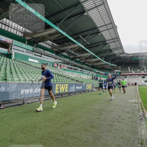 05.10.2025 - 20. swb-Marathon Bremen Michael Burmester http://msf.ph/oto/9231801 05.10.2025 12:51:48 Laufen im Stadion 503, 750, 754, 914, 1029, 1064, 1120, 1314, 1499, 1577, 1701, 1748, 1909, 1911, 1926, 2279, 2283, 2350, 2447, 2493, 2526, 3178, 3661, 4104, 4260, 4652, 4654, 4687, 4781, 5068, 5108, 5416, 5551, 5847, 5910, 6066, 6210, 6773, 6775, 7031, 7313, 7419, 7713, 7723, 8066, 8534, 8558, 8682, 8740, 8780, 334, 601, 1037, 1689, 1909, 2059, 3267, 3419, 3608, 3661, 4032, 5551, 5817, 5838, 6401, 6477, 8083, 8995 meine-sportfotos.de
