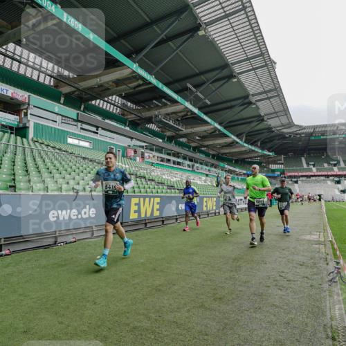 05.10.2025 - 20. swb-Marathon Bremen Michael Burmester http://msf.ph/oto/9231818 05.10.2025 12:51:51 Laufen im Stadion 503, 750, 754, 914, 1029, 1064, 1120, 1314, 1499, 1550, 1577, 1701, 1748, 1911, 1926, 2279, 2283, 2350, 2447, 2493, 2526, 3178, 4260, 4652, 4654, 4687, 4781, 5068, 5108, 5416, 5847, 5910, 6066, 6210, 6367, 6773, 6775, 7031, 7293, 7313, 7419, 7713, 7723, 8066, 8534, 8558, 8682, 8740, 8780, 334, 503, 601, 1037, 1689, 1909, 2059, 3267, 3419, 3608, 3661, 4032, 4104, 5551, 5817, 5838, 6401, 6477, 8083 meine-sportfotos.de
