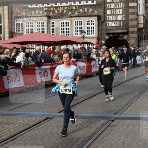05.10.2025 - 20. swb-Marathon Bremen Yannick Fuchs http://msf.ph/oto/9231824 05.10.2025 11:03:07 Ziel 9229, 9644, 9661, 9662, 9846, 9893, 10167, 10656, 10777, 10876, 11312, 11376, 11504, 11667, 11668, 11735 meine-sportfotos.de