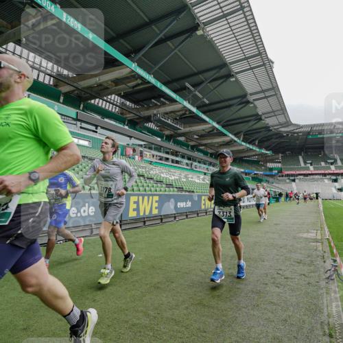 05.10.2025 - 20. swb-Marathon Bremen Michael Burmester http://msf.ph/oto/9231834 05.10.2025 12:51:53 Laufen im Stadion 750, 754, 914, 1029, 1064, 1120, 1314, 1499, 1550, 1577, 1701, 1748, 1911, 1926, 2279, 2283, 2350, 2447, 2493, 2526, 3041, 3178, 3626, 4260, 4652, 4654, 4687, 4781, 5068, 5108, 5416, 5847, 5910, 6066, 6210, 6367, 6773, 6775, 7012, 7031, 7293, 7313, 7419, 7713, 7723, 8066, 8534, 8558, 8682, 8740, 8780, 334, 503, 601, 1037, 1689, 1909, 3267, 3419, 3608, 3661, 4032, 4104, 5551, 5817, 5838, 6401, 6477, 8083 meine-sportfotos.de